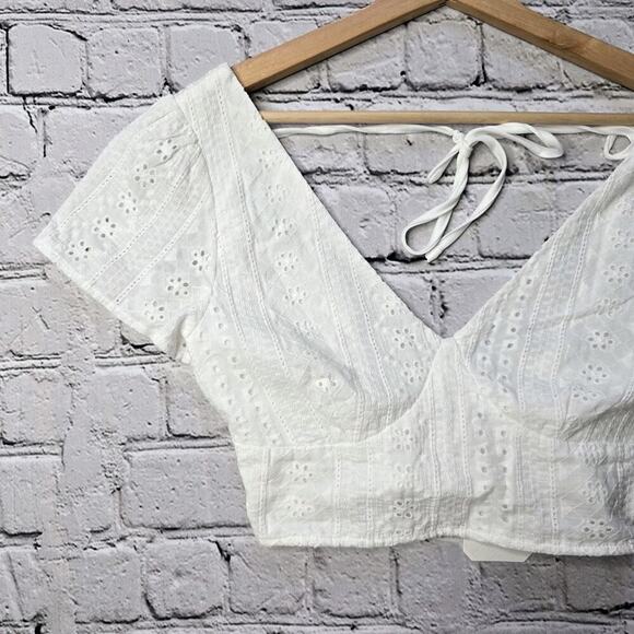 Altar'd State Cotton Shell White Eyelet Crop Top New Size Small - Picture 2 of 11